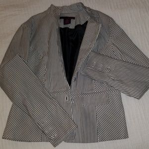 Really Cute Jacket   perfect  for  spring/Summer!